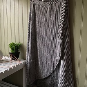 3/$18 sale! Caution to the wind side tie skirt